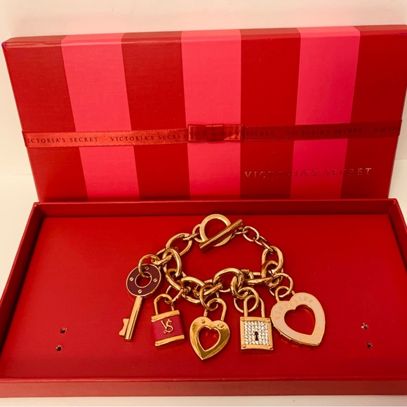 Victoria Secret Charm Bracelet - Picture 10 of 13